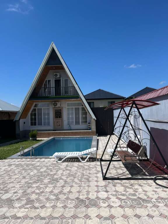 Qəbələ Qebele Asan Xidmet، Gebele, Azerbaijan Azərbaycanda günlük kirayə A-Frame 250 AZN-a 4 otaqlı