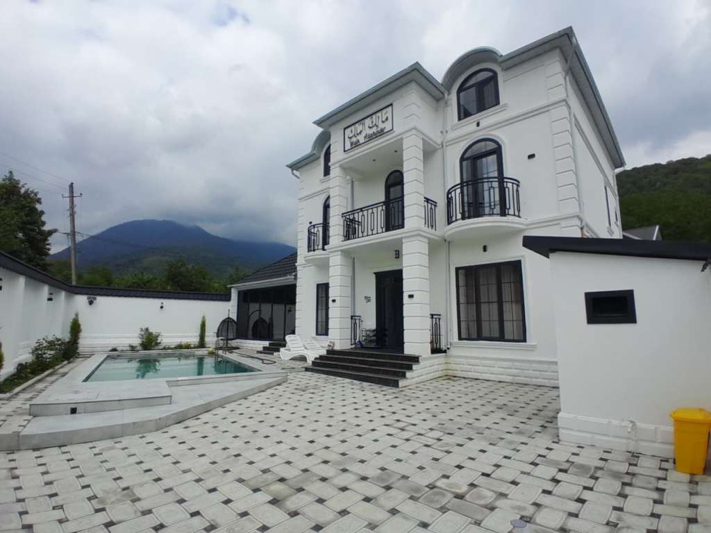 Qəbələ Qəbələ, Azerbaycan günlük kirayə Həyət evi / Villa 300 AZN-a 4 otaqlı
