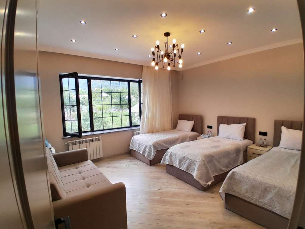 Qəbələ Qəbələ, Azerbaycan günlük kirayə Həyət evi / Villa 300 AZN-a 4 otaqlı