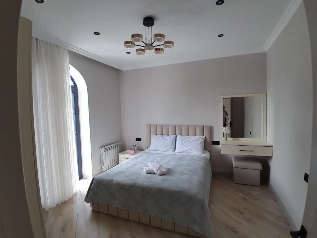 Qəbələ Qəbələ, Azerbaycan günlük kirayə Həyət evi / Villa 300 AZN-a 4 otaqlı