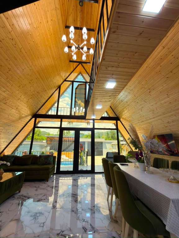 Qəbələ WWR2+XG Nohurqishlaq, Azerbaycan günlük kirayə A-Frame 250 AZN-a 3 otaqlı