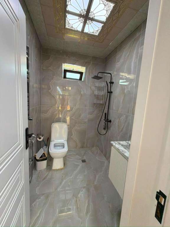 Qəbələ WWR2+XG Nohurqishlaq, Azerbaycan günlük kirayə A-Frame 250 AZN-a 3 otaqlı