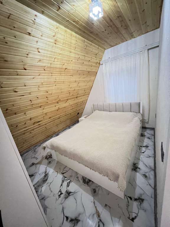 Qəbələ WWR2+XG Nohurqishlaq, Azerbaycan günlük kirayə A-Frame 250 AZN-a 3 otaqlı