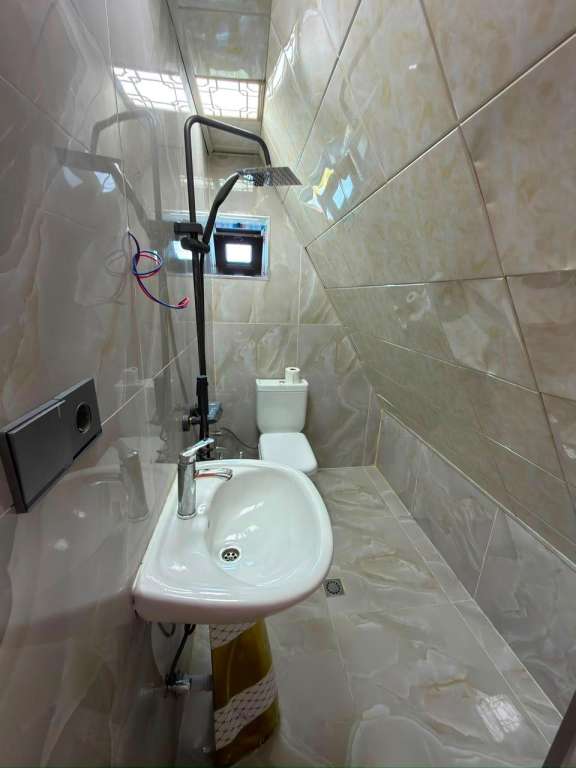 Qəbələ WWR2+XG Nohurqishlaq, Azerbaycan günlük kirayə A-Frame 250 AZN-a 3 otaqlı