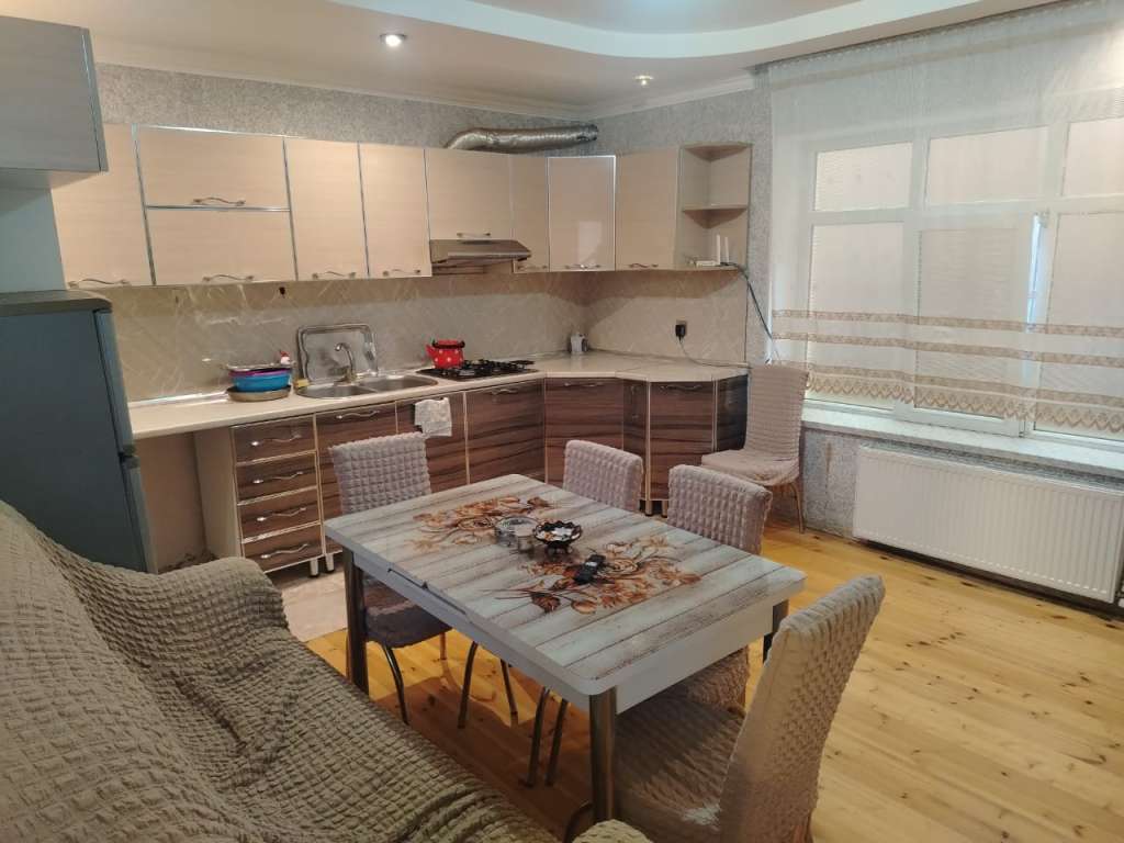 Qəbələ Qəbələ, Azerbaycan günlük kirayə Həyət evi / Villa 250 AZN-a 5 otaqlı