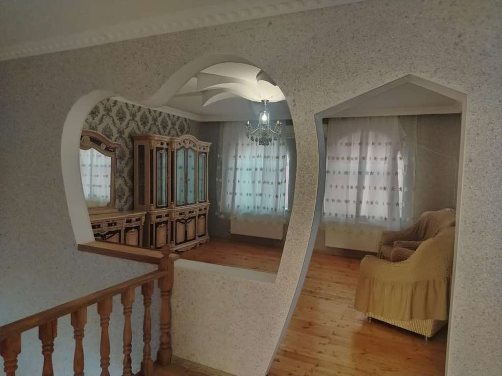 Qəbələ Qəbələ, Azerbaycan günlük kirayə Həyət evi / Villa 250 AZN-a 5 otaqlı