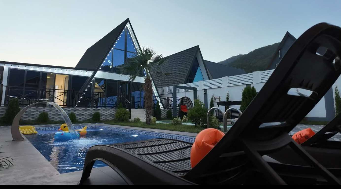 Qəbələ Qəbələ, Azerbaycan Azərbaycanda günlük kirayə Həyət evi / Villa 300 AZN-a 4 otaqlı