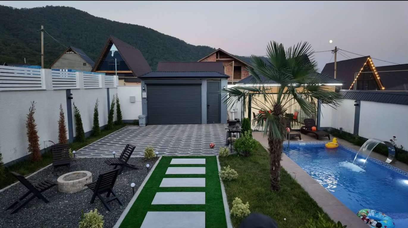Qəbələ Qəbələ, Azerbaycan günlük kirayə Həyət evi / Villa 300 AZN-a 4 otaqlı