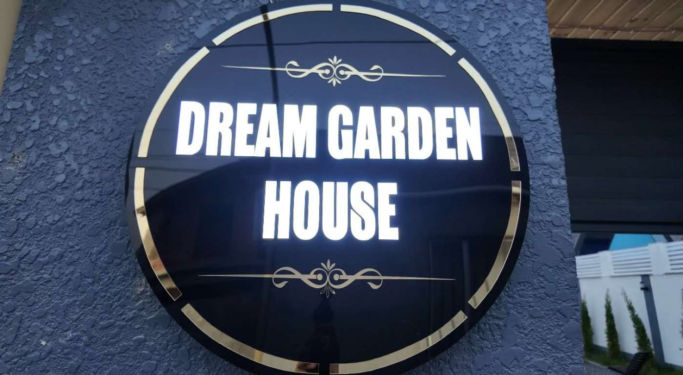 Qəbələ Qəbələ, Azerbaycan günlük kirayə Həyət evi / Villa 300 AZN-a 4 otaqlı