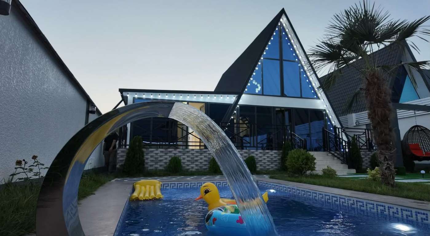 Qəbələ Qəbələ, Azerbaycan günlük kirayə Həyət evi / Villa 300 AZN-a 4 otaqlı