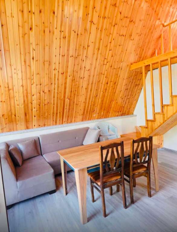 Qəbələ Qəbələ günlük kirayə Həyət evi / Villa 100 AZN-a 3 otaqlı