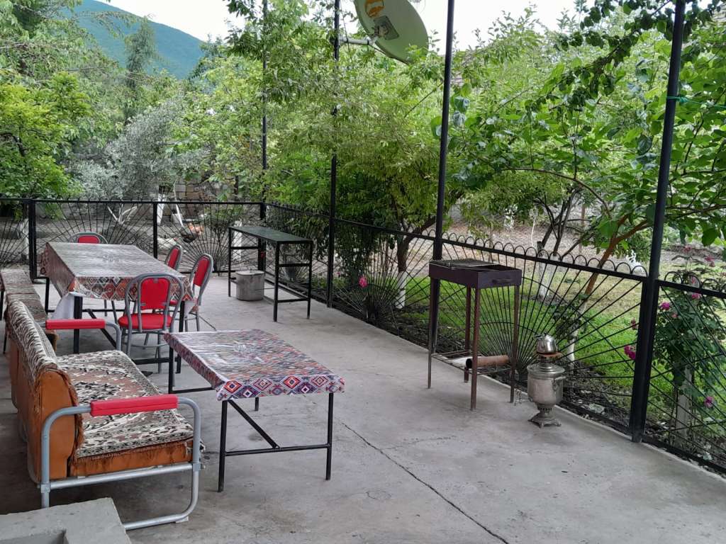 Şəki I. Hemidov günlük kirayə Həyət evi / Villa 70 AZN-a 3 otaqlı