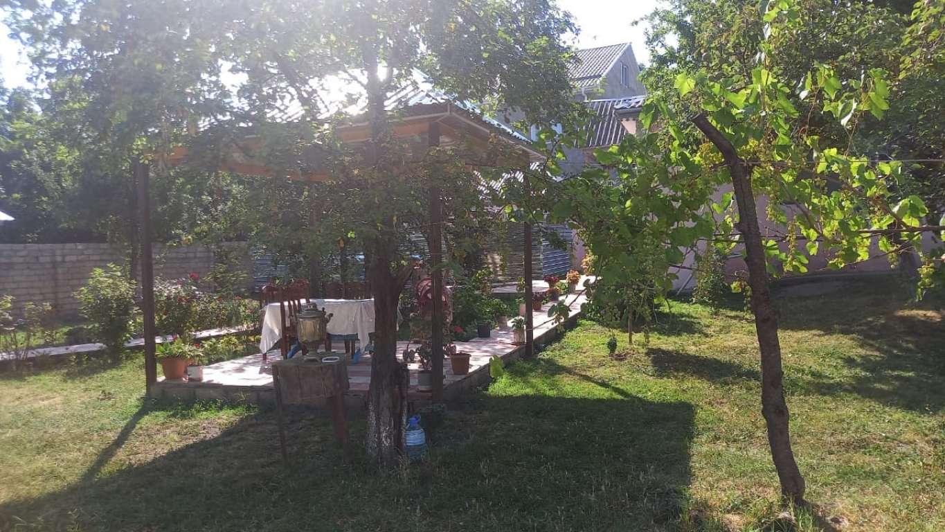 Qəbələ Qəbələnd 1km məsafədə günlük kirayə Həyət evi / Villa 90 AZN-a 4 otaqlı