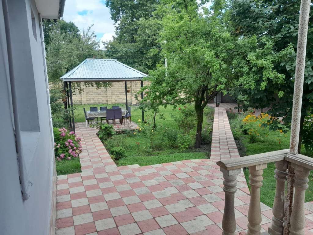 Qəbələ Qəbələnd 1km məsafədə günlük kirayə Həyət evi / Villa 90 AZN-a 4 otaqlı