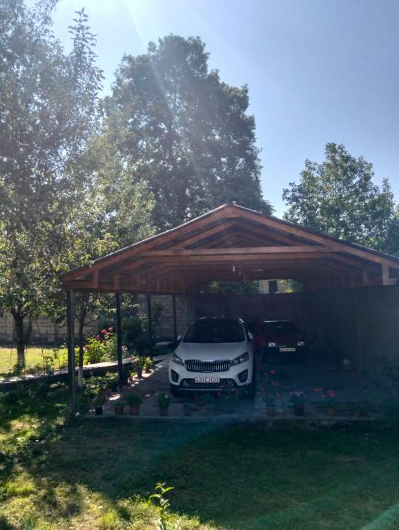 Qəbələ Qəbələnd 1km məsafədə günlük kirayə Həyət evi / Villa 90 AZN-a 4 otaqlı