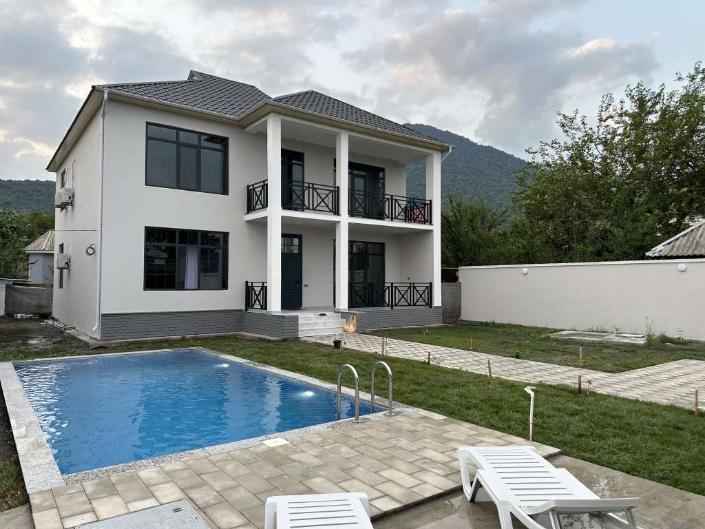 Qəbələ 28 May, Qəbələ, Azerbaycan günlük kirayə Həyət evi / Villa 200 AZN-a 5 otaqlı