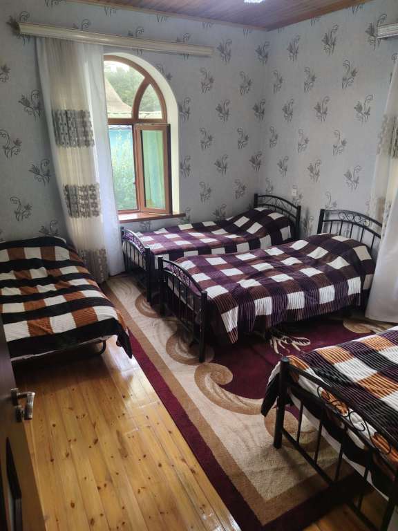 Qəbələ Qəbələ, Азербайджан günlük kirayə Həyət evi / Villa 130 AZN-a 4 otaqlı