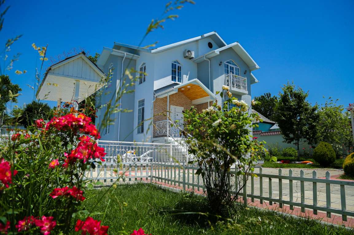 Qəbələ Qəbələ, Азербайджан günlük kirayə Həyət evi / Villa 200 AZN-a 5 otaqlı