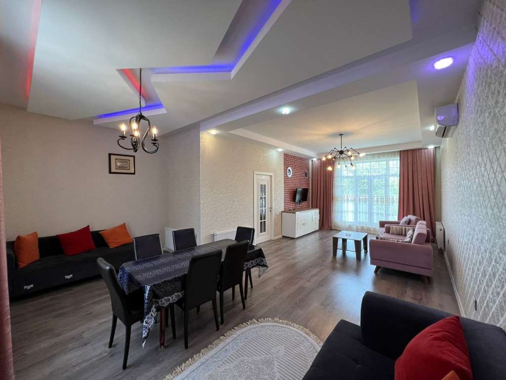 Qəbələ Qəbələ, Азербайджан günlük kirayə Həyət evi / Villa 200 AZN-a 5 otaqlı