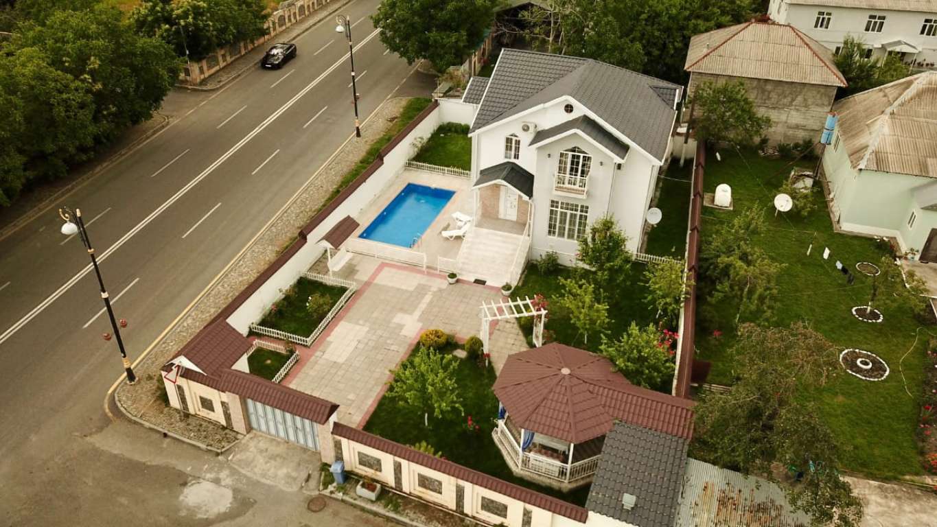 Qəbələ Qəbələ, Азербайджан günlük kirayə Həyət evi / Villa 200 AZN-a 5 otaqlı