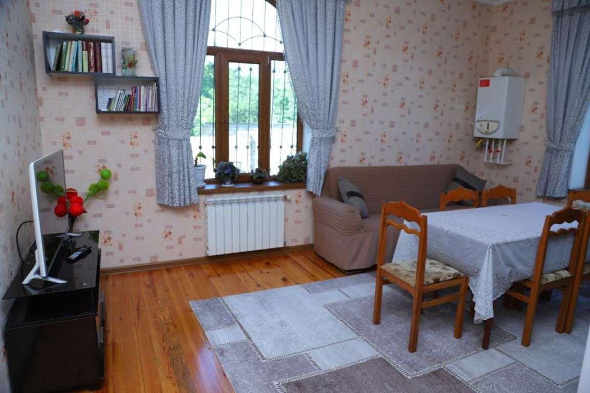 Qəbələ Qəbələ, Азербайджан günlük kirayə Həyət evi / Villa 200 AZN-a 5 otaqlı
