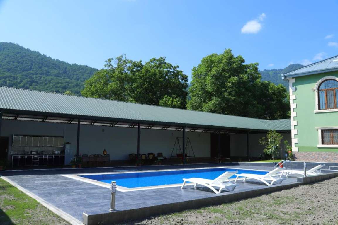 Qəbələ Qəbələ, Азербайджан günlük kirayə Həyət evi / Villa 200 AZN-a 5 otaqlı