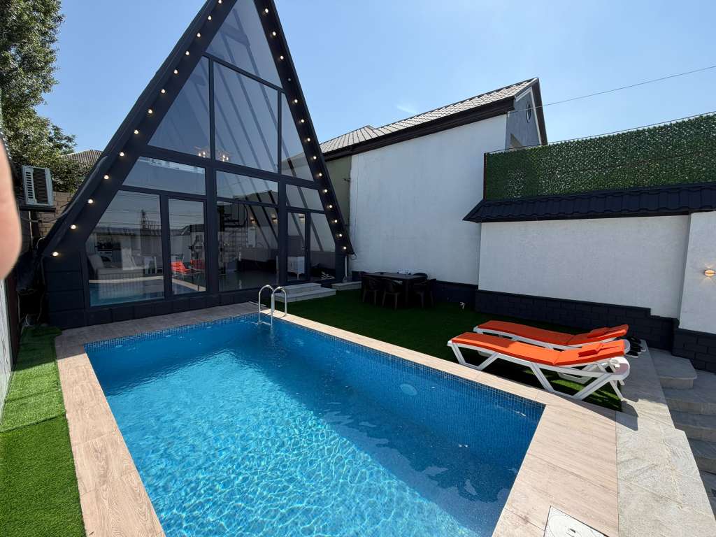 Quba 9G3C+V8V, Kuba 4000, Azerbaycan günlük kirayə A-Frame 250 AZN-a 3 otaqlı