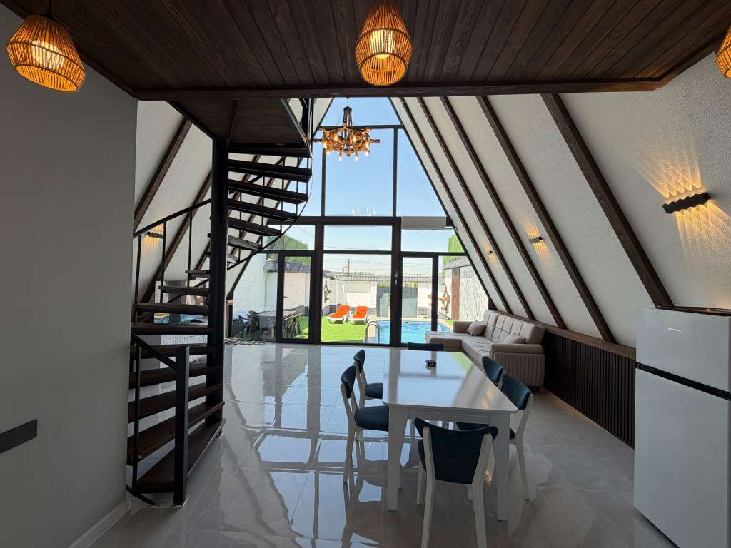 Quba 9G3C+V8V, Kuba 4000, Azerbaycan günlük kirayə A-Frame 250 AZN-a 3 otaqlı
