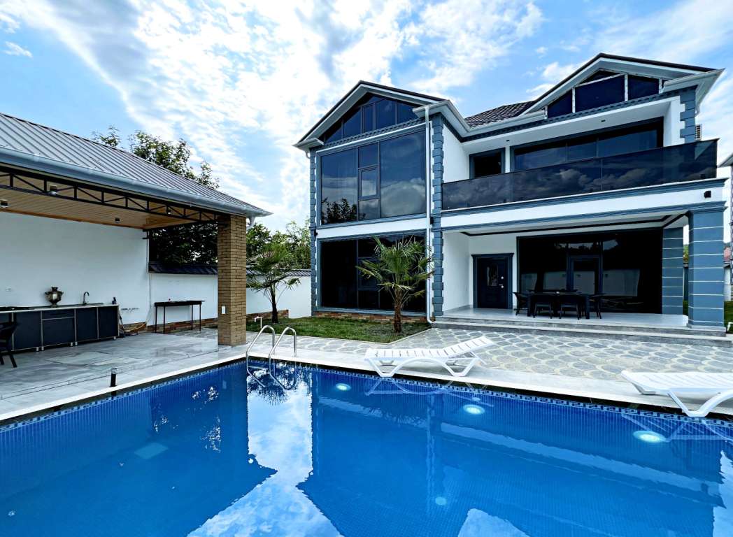 Qəbələ Cəfər Cabbarlı, Qəbələ, Azərbaycan günlük kirayə Həyət evi / Villa 250 AZN-a 7 otaqlı