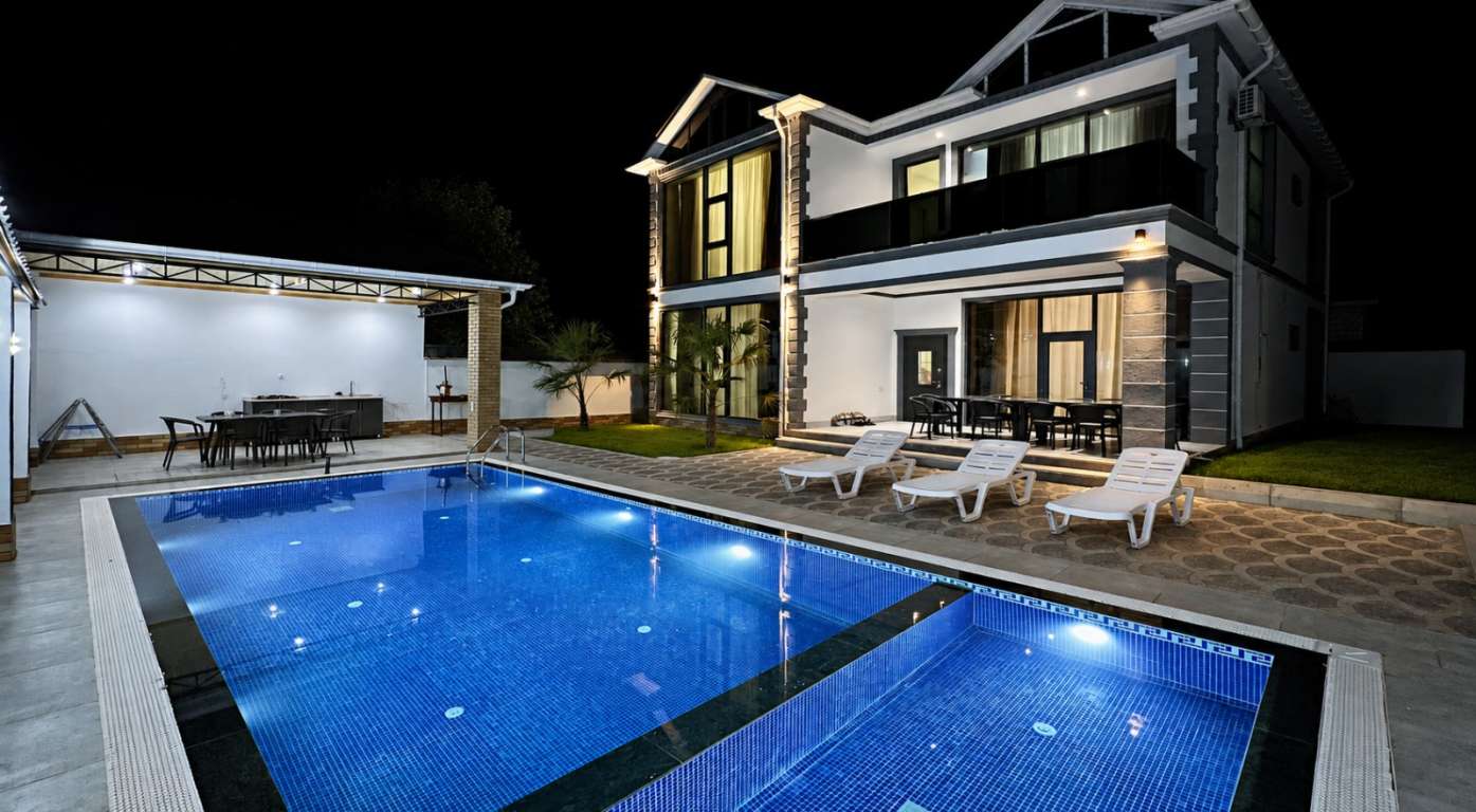 Qəbələ Cəfər Cabbarlı, Qəbələ, Azərbaycan günlük kirayə Həyət evi / Villa 250 AZN-a 7 otaqlı