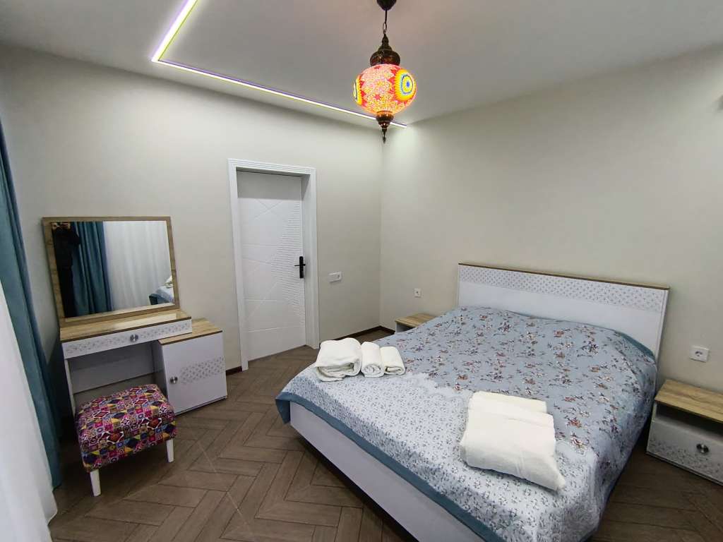 Şəki 65FH+52P, Şeki, Azerbaycan günlük kirayə Həyət evi / Villa 130 AZN-a 4 otaqlı