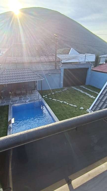 Şəki 65FH+52P, Şeki, Azerbaycan günlük kirayə Həyət evi / Villa 130 AZN-a 4 otaqlı